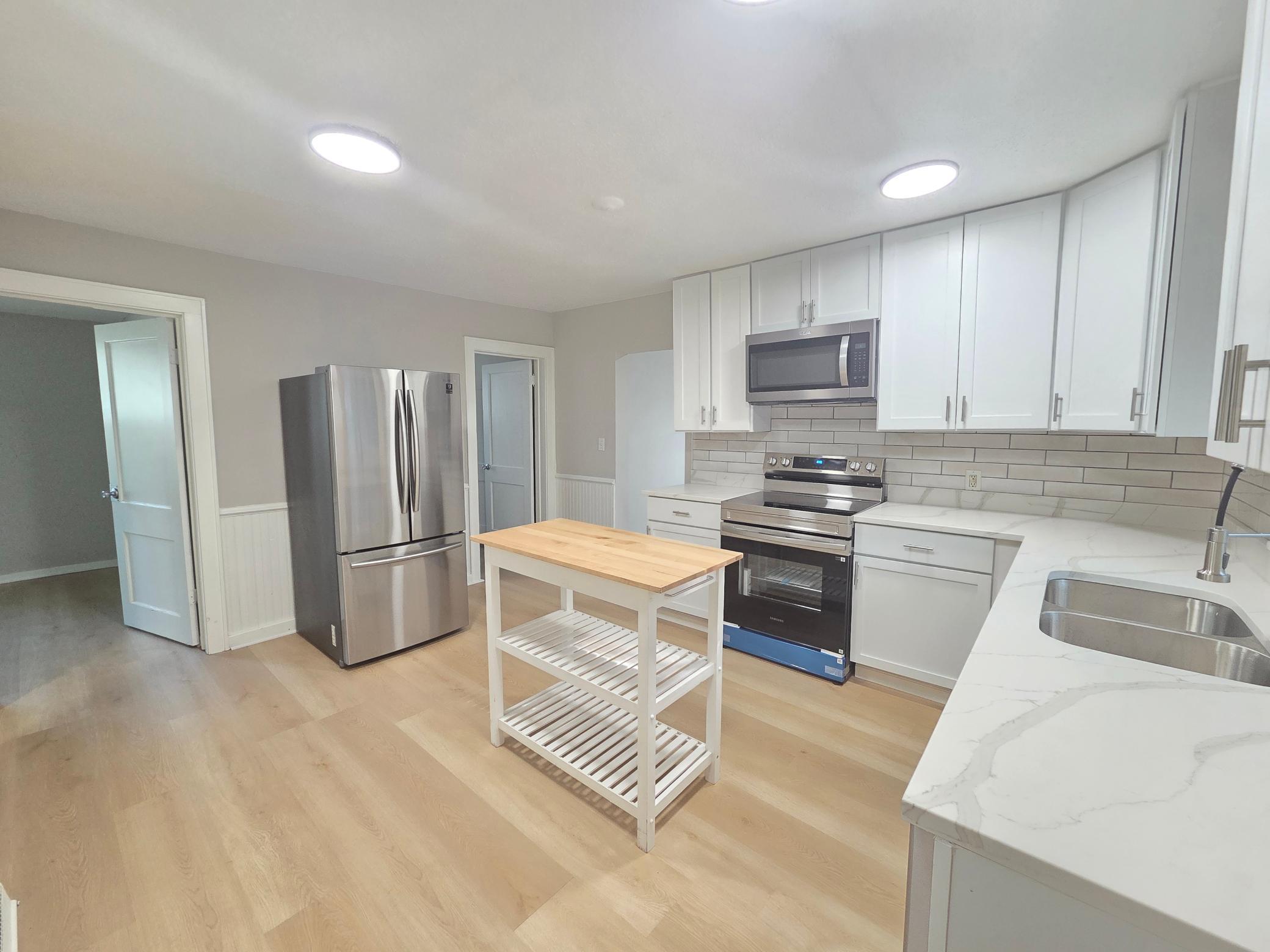 712 Maple Street W