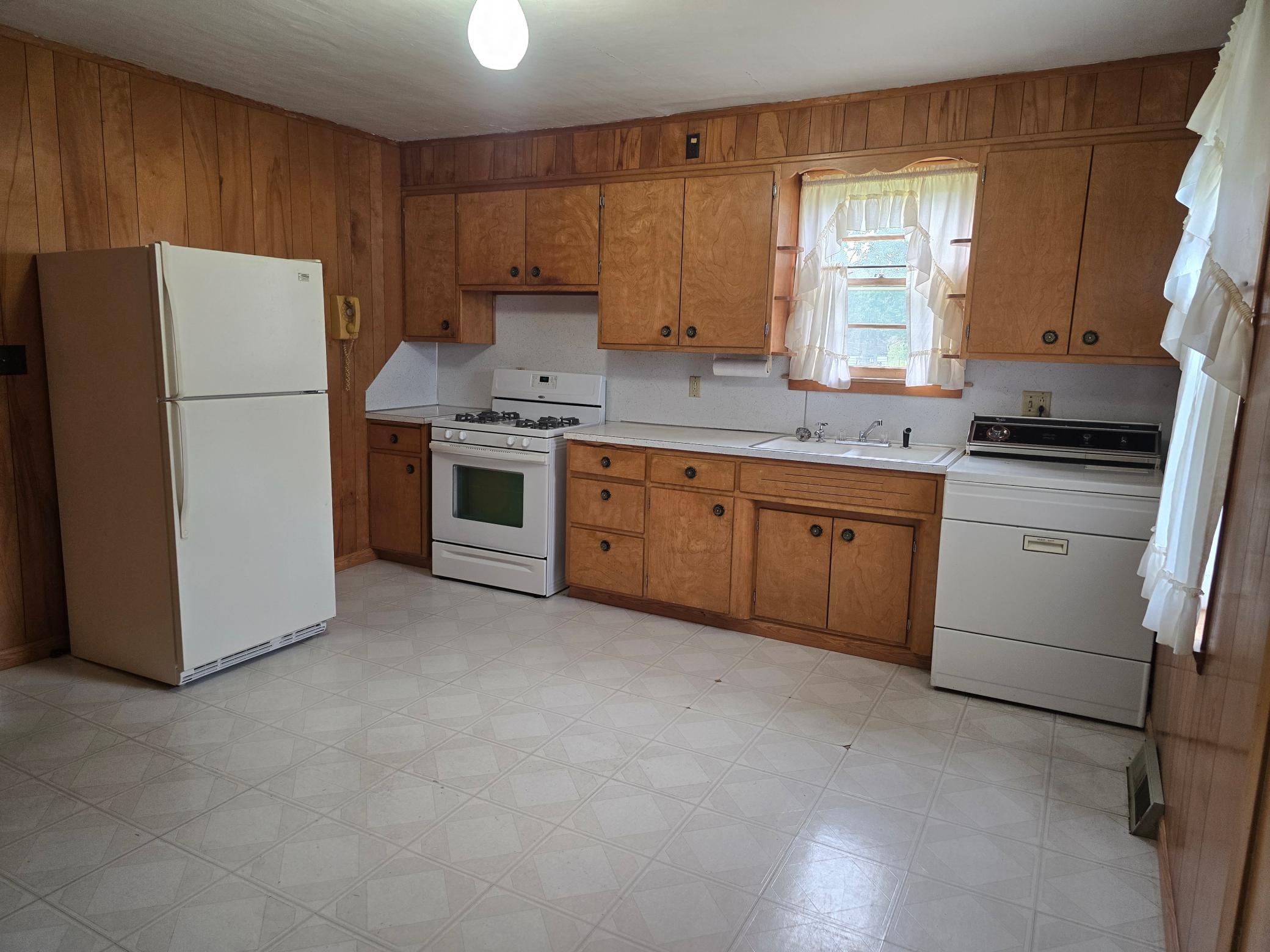 860 Basinger Memorial Drive