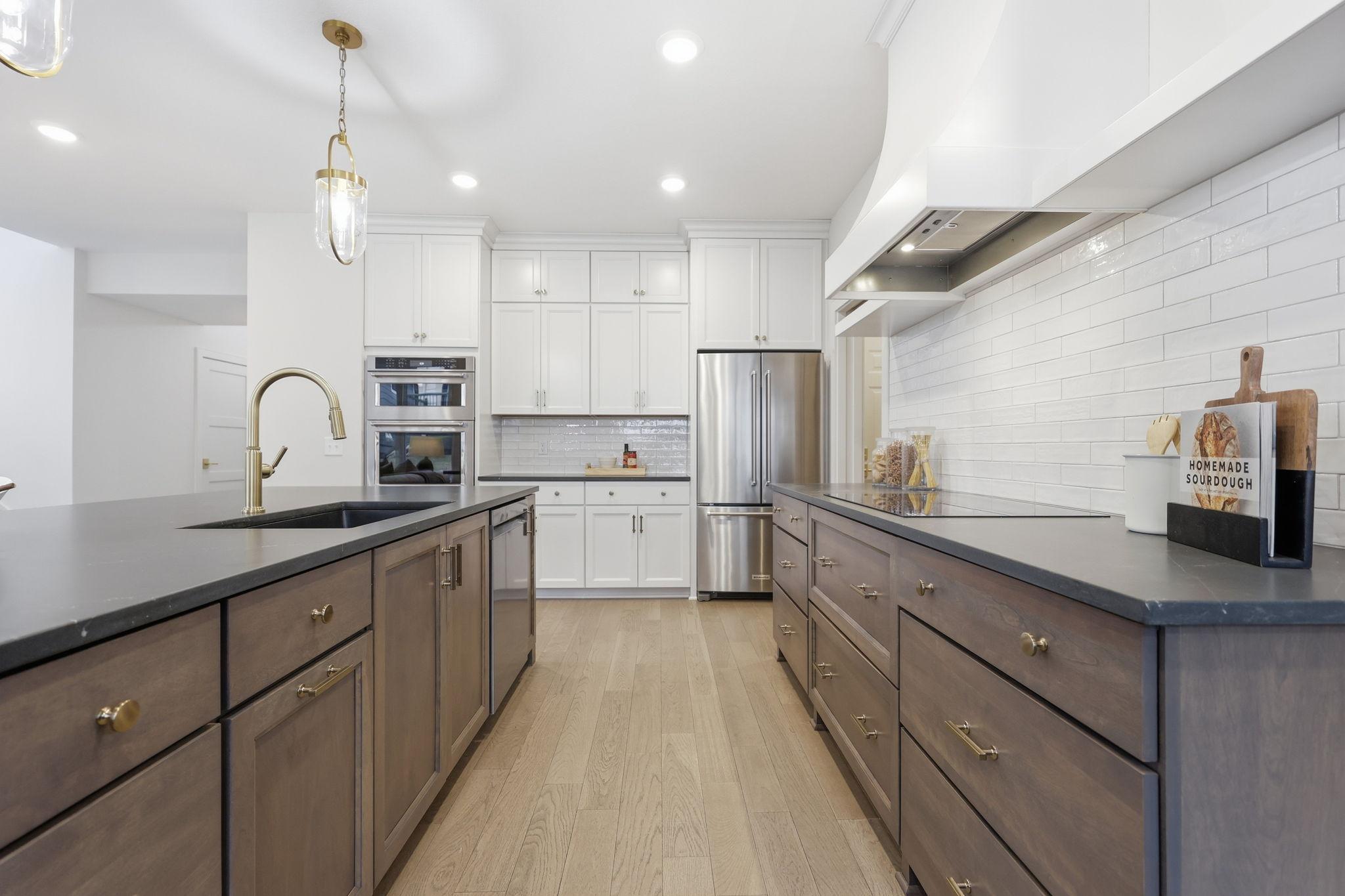 3149 Inverness Lane