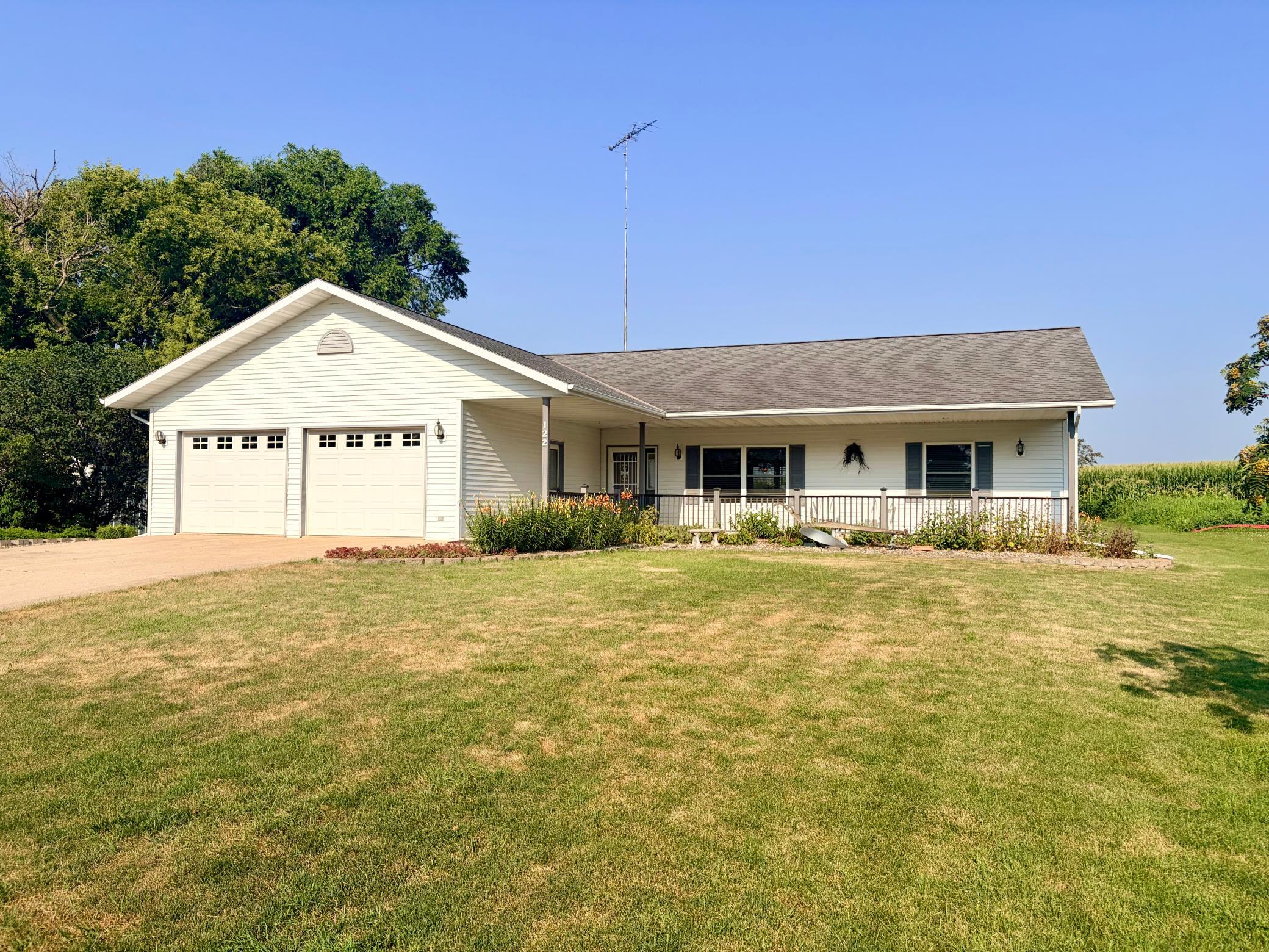 122 Lake Henry Avenue S, Spring Hill, MN