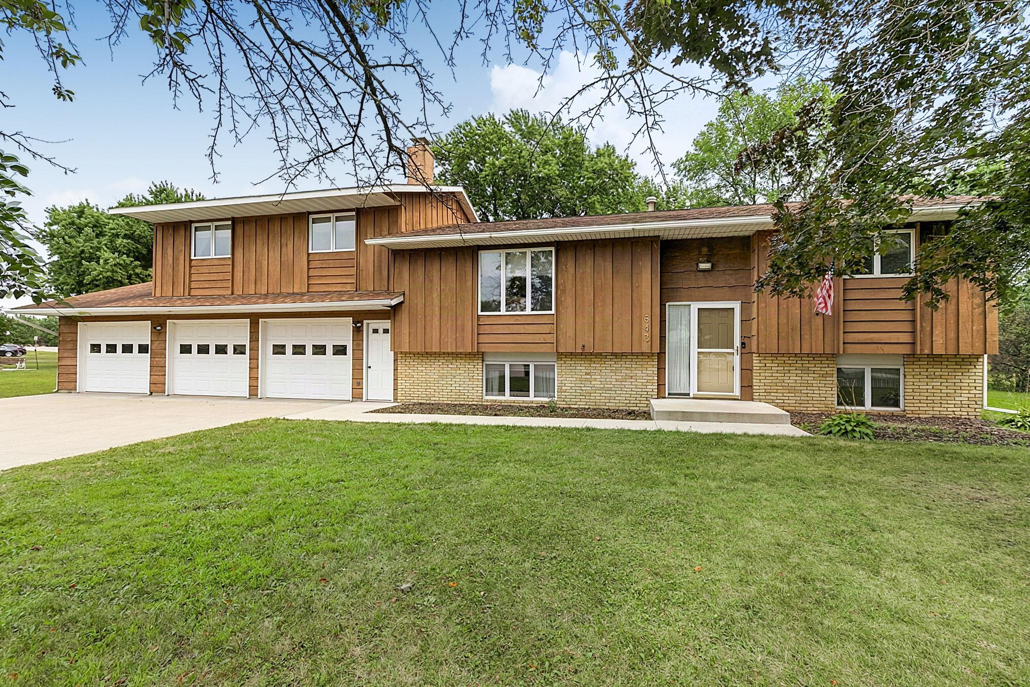 643 Circle Pines Court