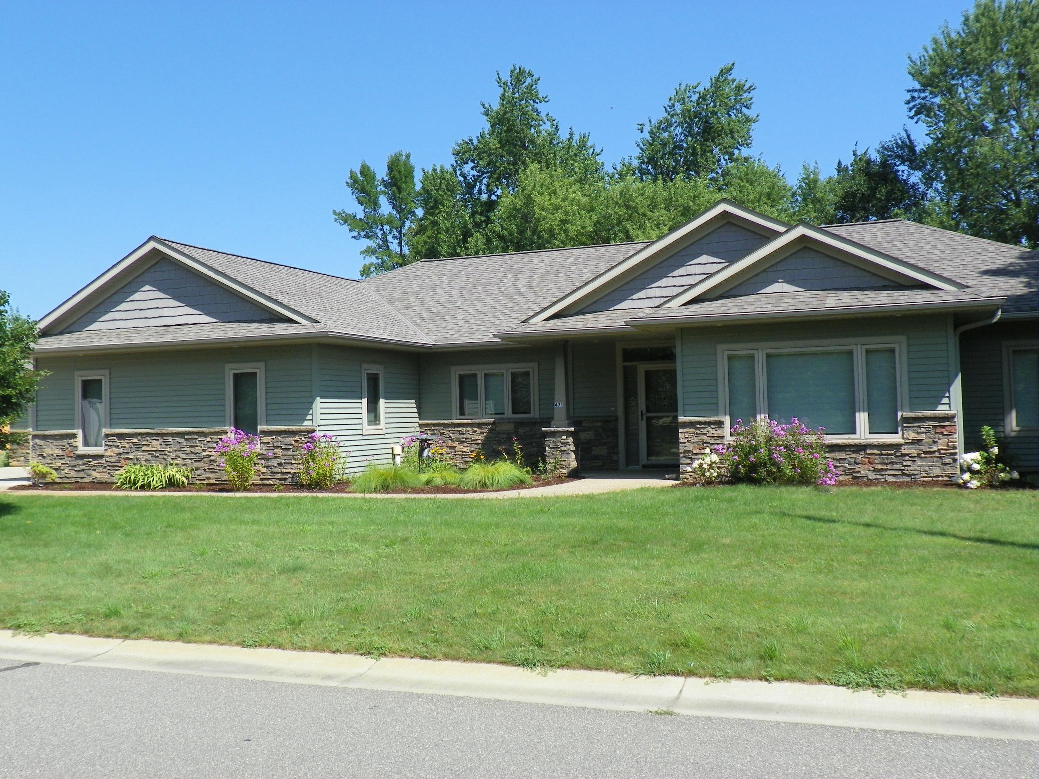 471 Coleman Avenue E, Eden Valley, MN