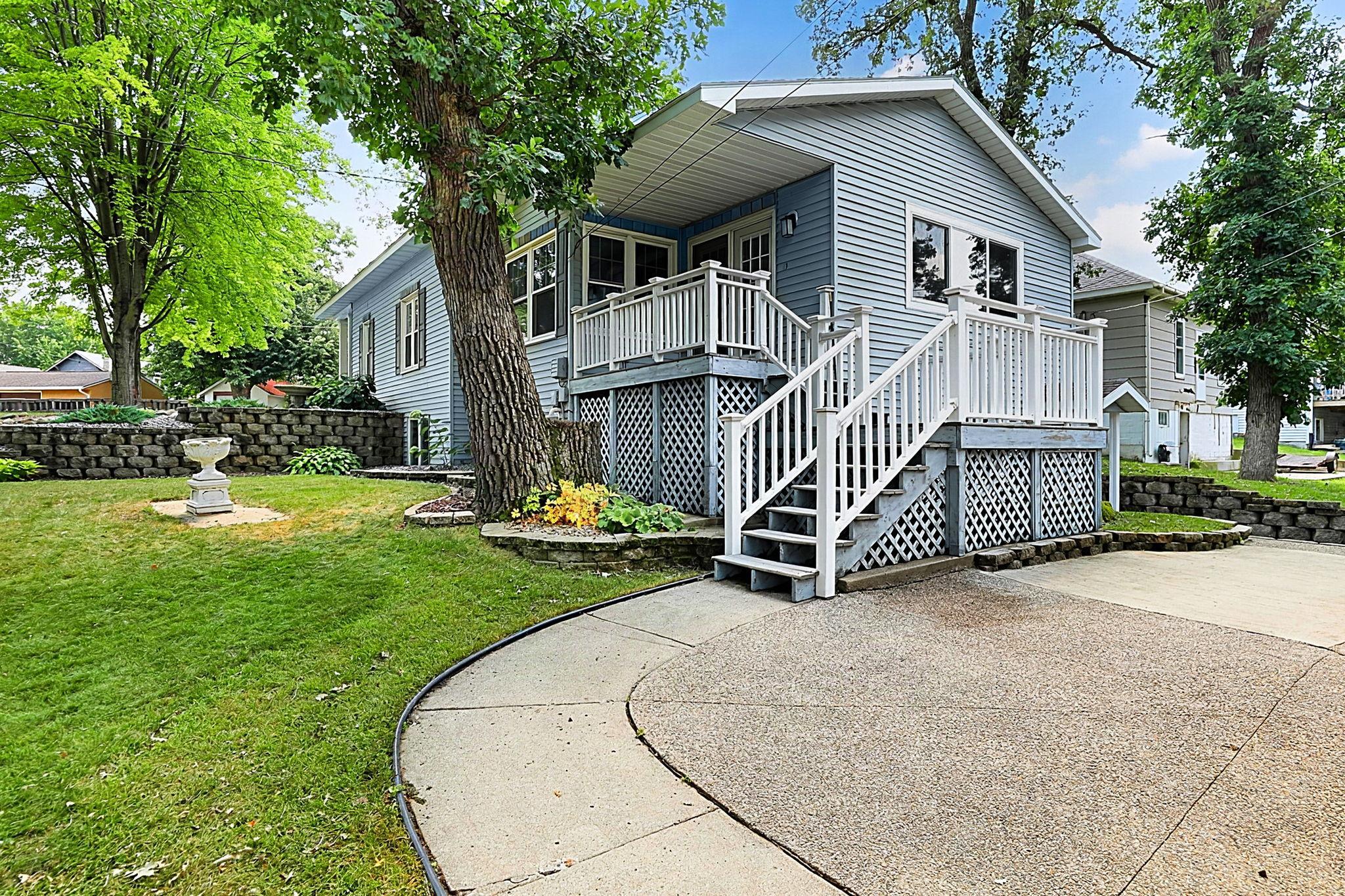 302 River Street