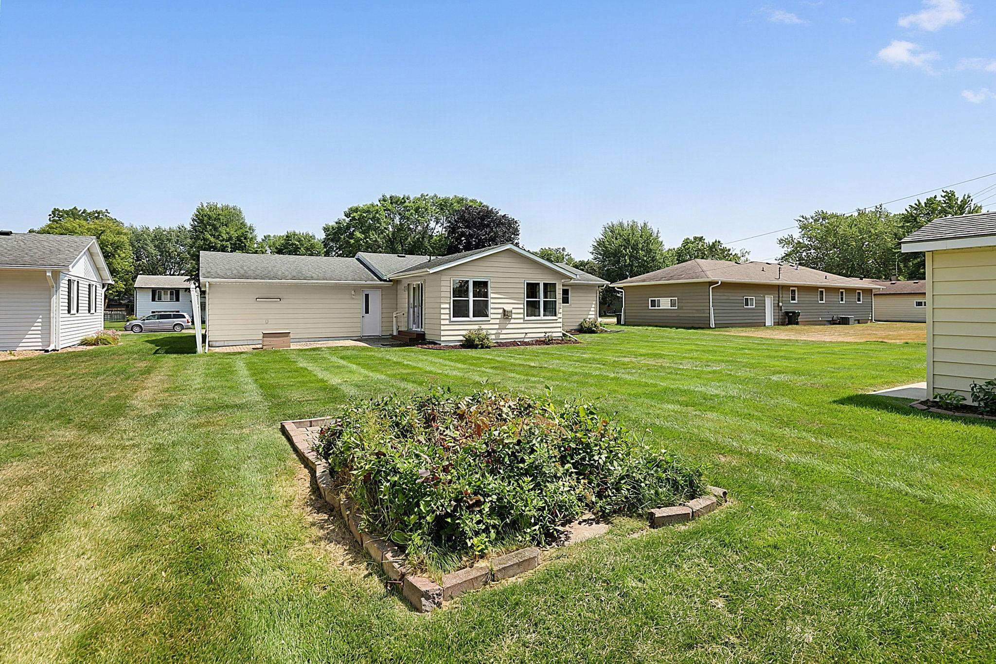 523 6th Ave N