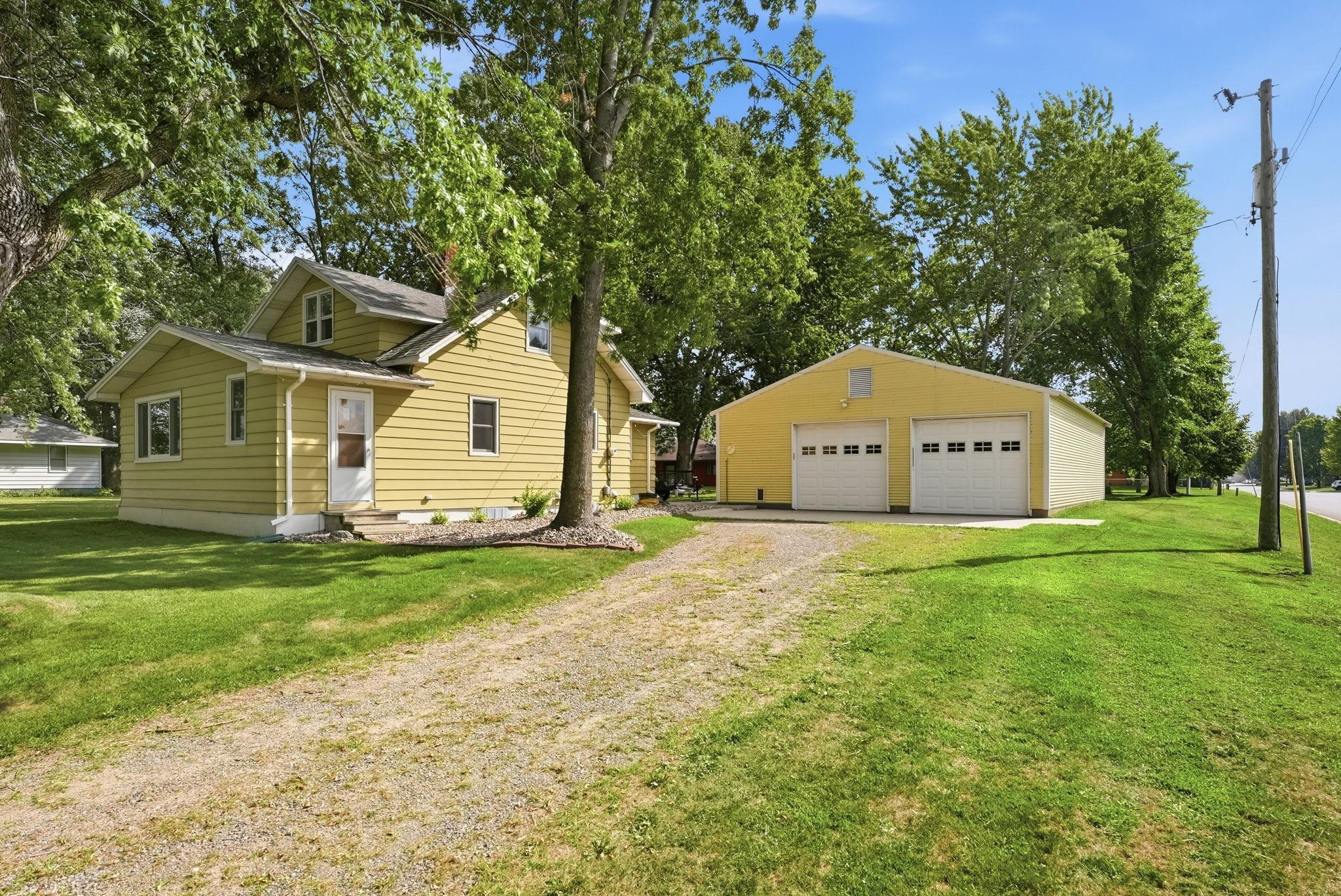 420 1st Street NE, Avon, MN