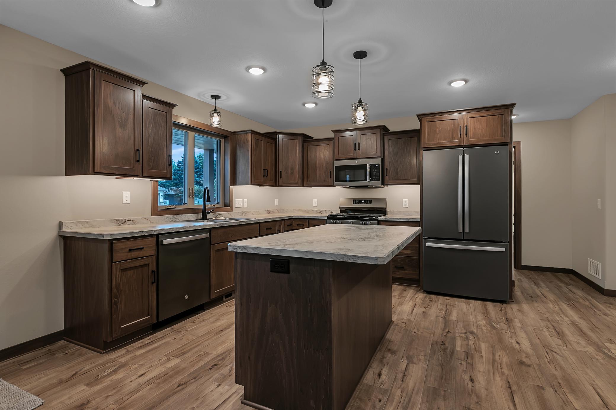 107 Barry Loop NW