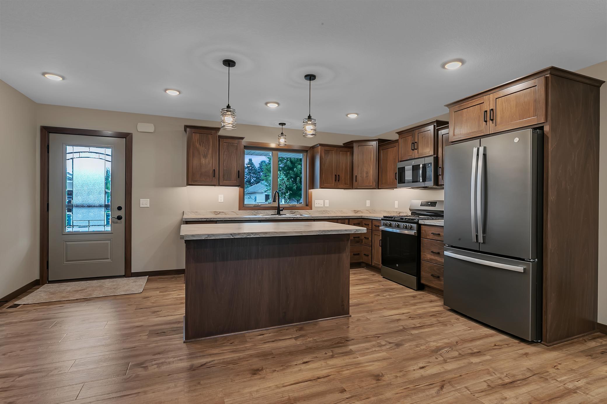 107 Barry Loop NW
