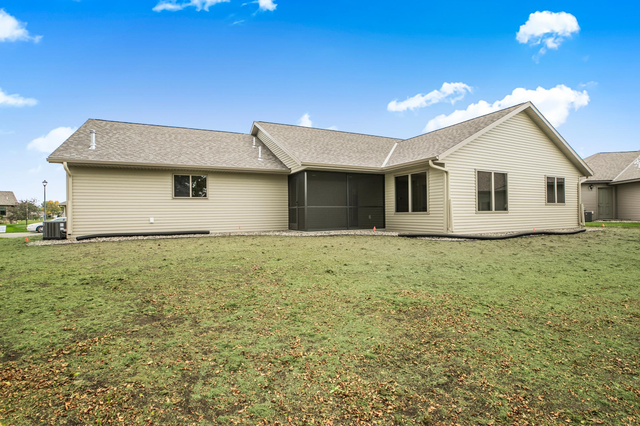 107 Barry Loop NW