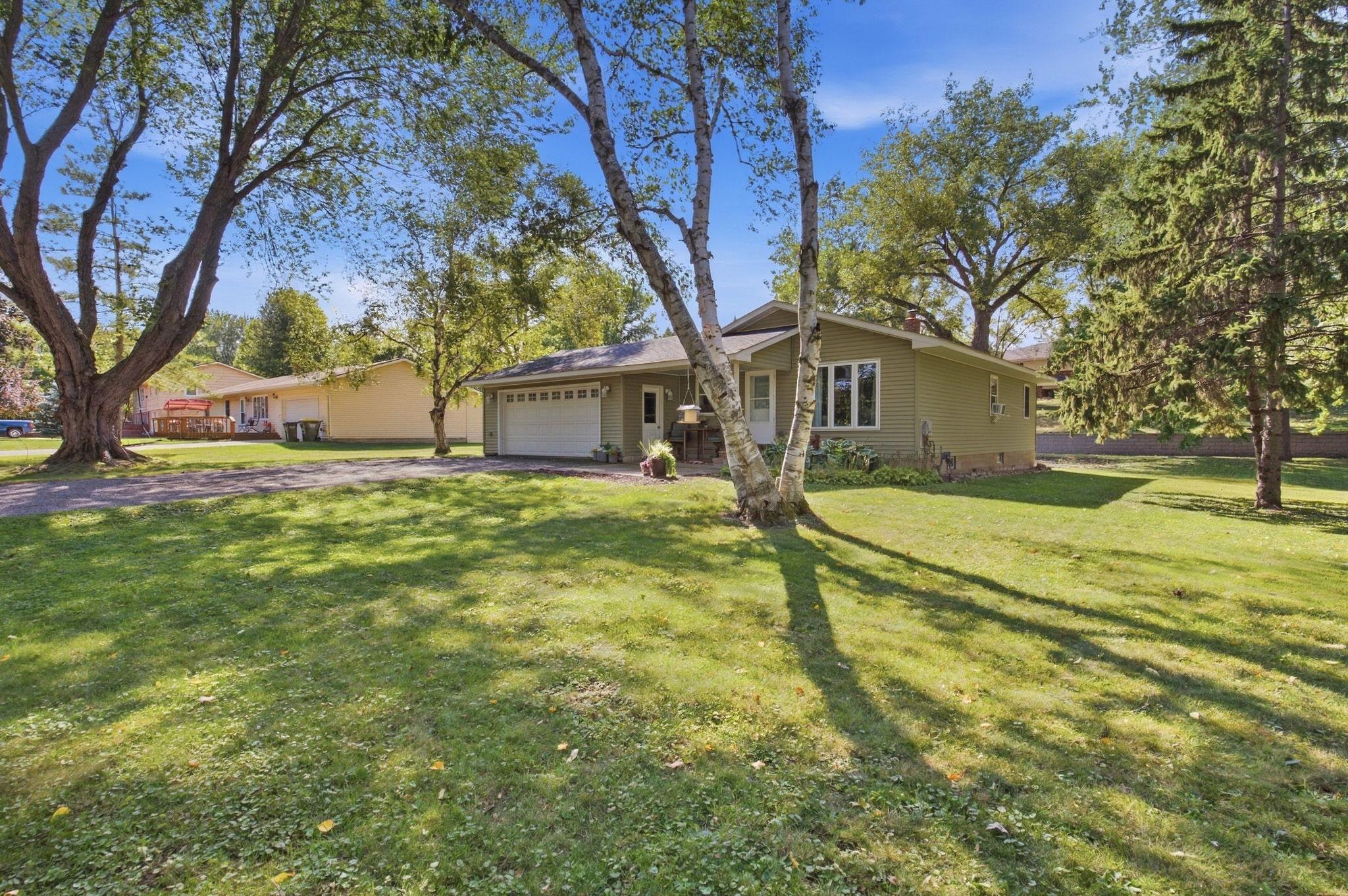 210 Lakeview Drive